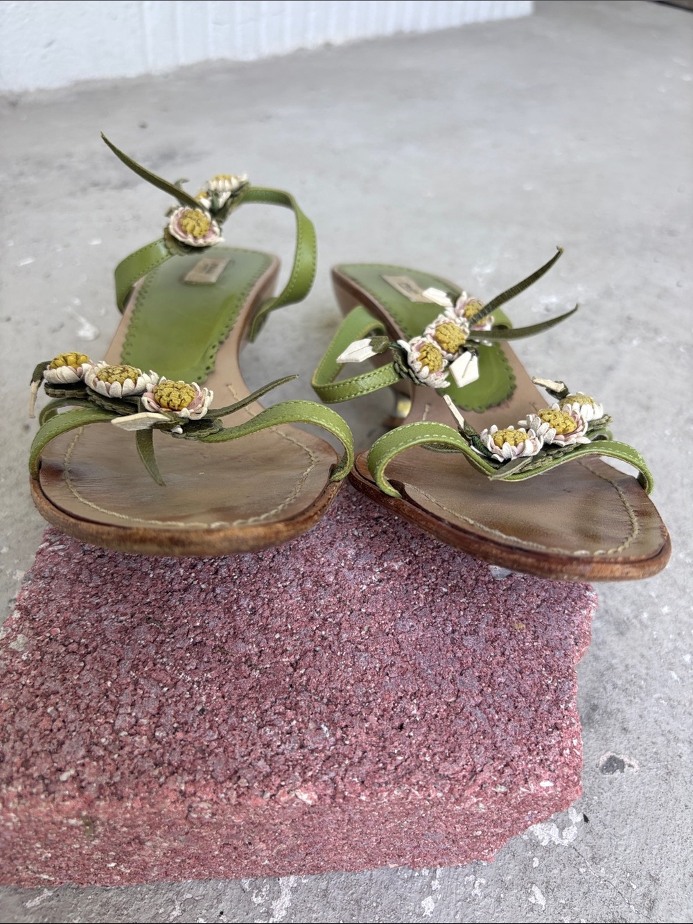 Prada Daisy leather kitten heels - Picture 4 of 14